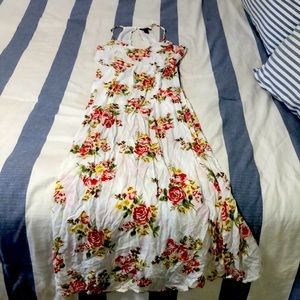 White Floral Maxi Dress with Keyhole back small